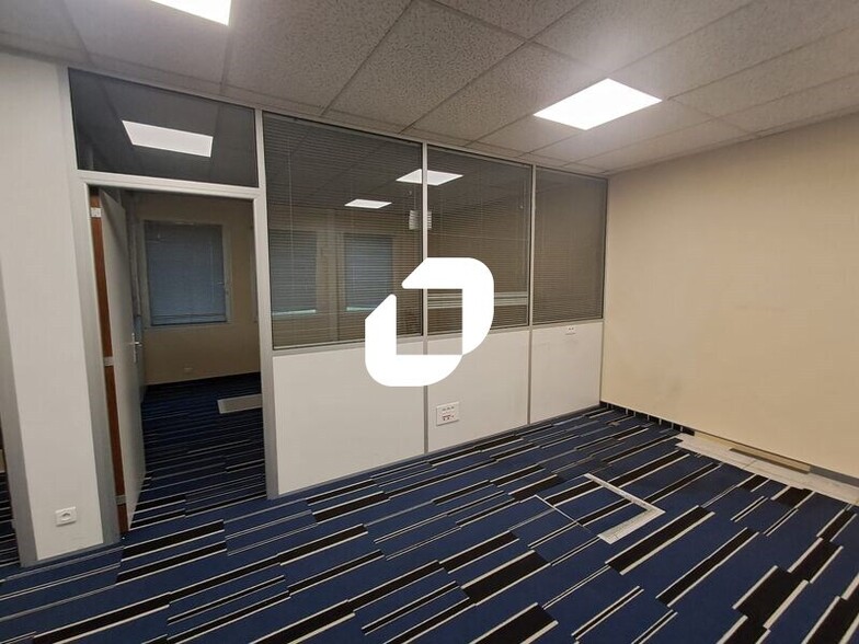 Bureau dans Nanterre à louer - Photo intérieure - Image 2 de 13