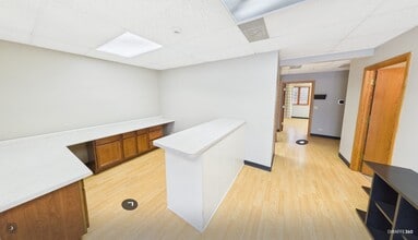 2210 Dean St, Saint Charles, IL for lease Interior Photo- Image 1 of 7