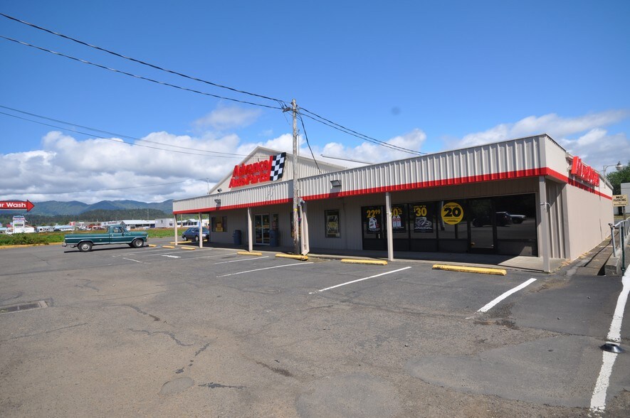 1865 Main Ave N, Tillamook, OR à vendre - Photo du bâtiment - Image 2 de 18