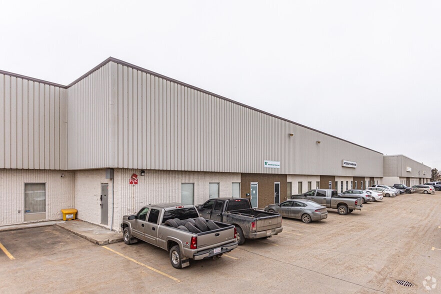 4507 82 Av NW, Edmonton, AB for lease - Primary Photo - Image 2 of 5