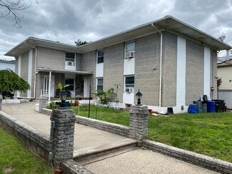 Plus de détails pour 63 Titus Ave, Staten Island, NY - Multi-résidentiel à vendre