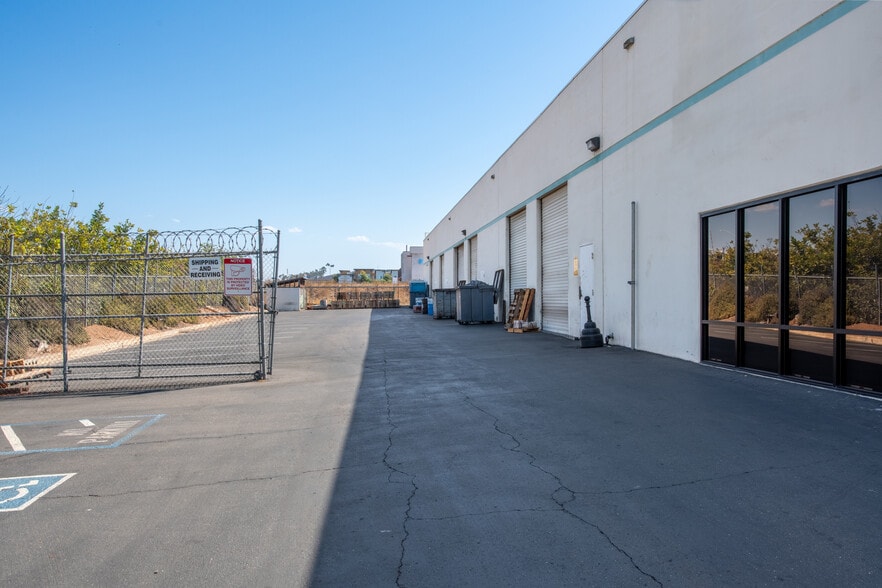 1370 Armorlite Dr, San Marcos, CA for sale - Building Photo - Image 3 of 7