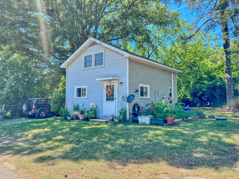 1500 Lafayette Rd, Gloucester Point, VA à vendre - Photo du bâtiment - Image 2 de 4