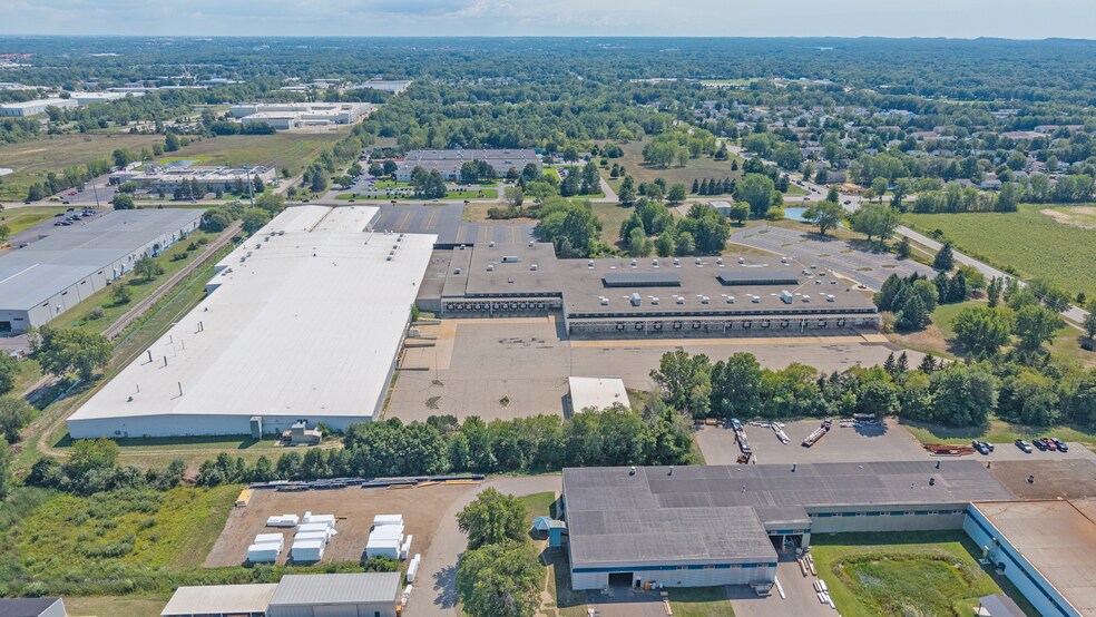 13467 Quincy St, Holland, MI à louer - Photo du bâtiment - Image 2 de 21