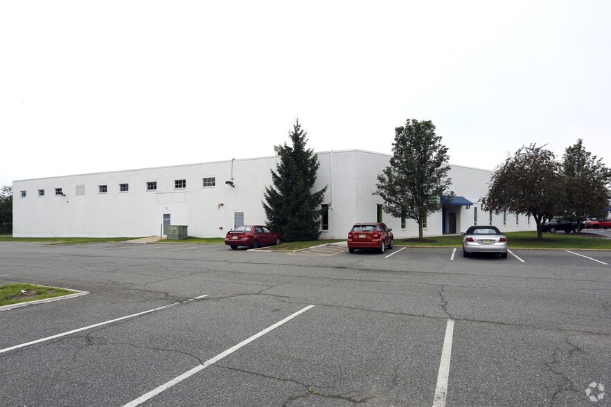 17-39 Leslie Ct, Whippany, NJ for lease - Primary Photo - Image 1 of 11