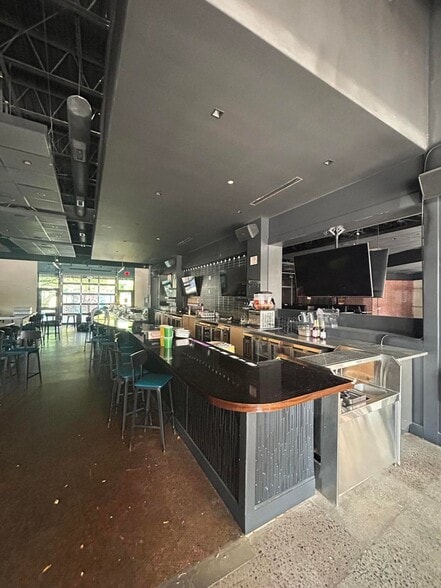 730-760 Coleman Blvd, Mount Pleasant, SC for lease - Interior Photo - Image 2 of 47