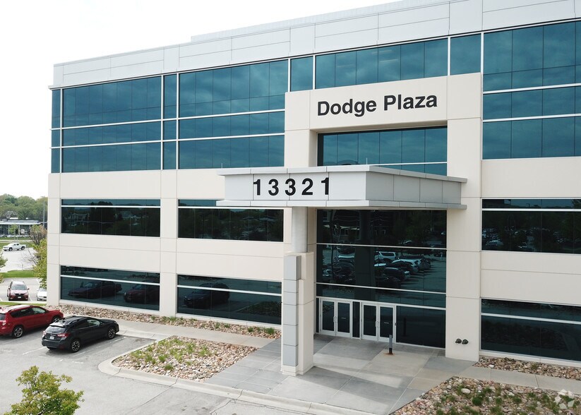 13321 California St, Omaha, NE à louer - Aérien - Image 2 de 21
