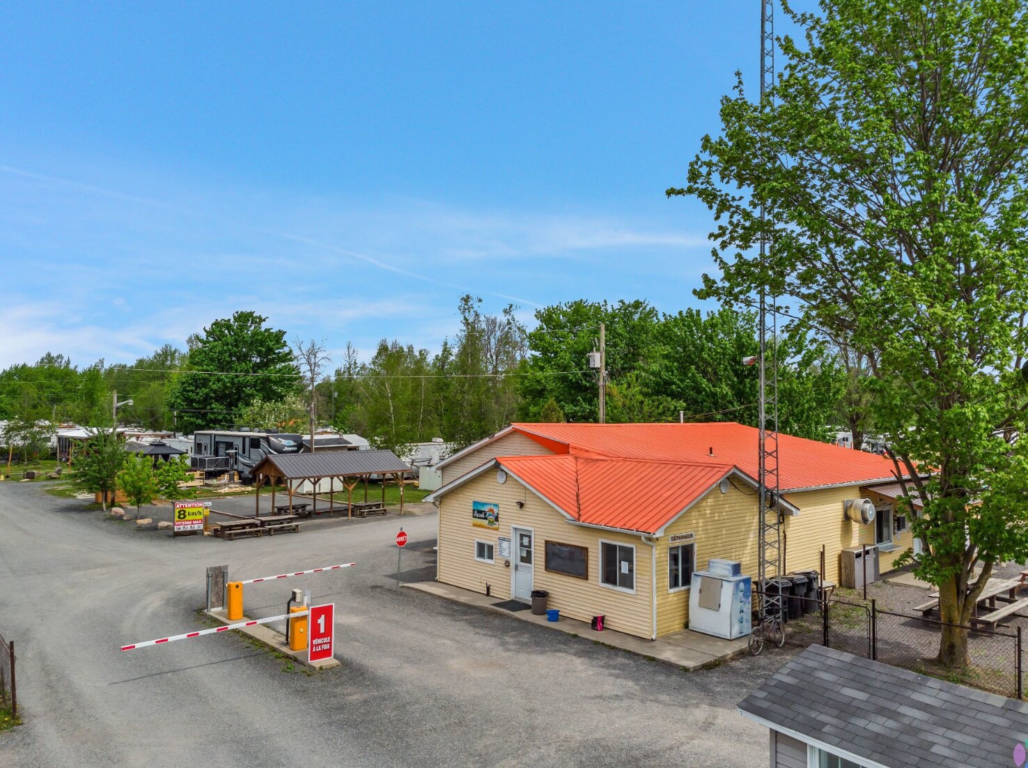 343 Rue O'brien, Saint-eugene-de-grantham, QC for sale Primary Photo- Image 1 of 1