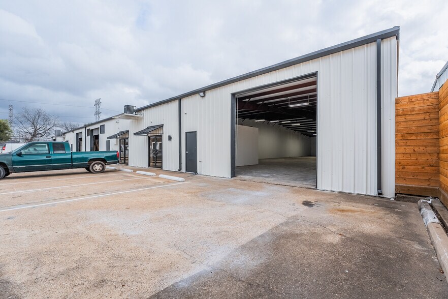 5707-5709 Gardendale Dr, Houston, TX à louer - Photo du bâtiment - Image 2 de 19