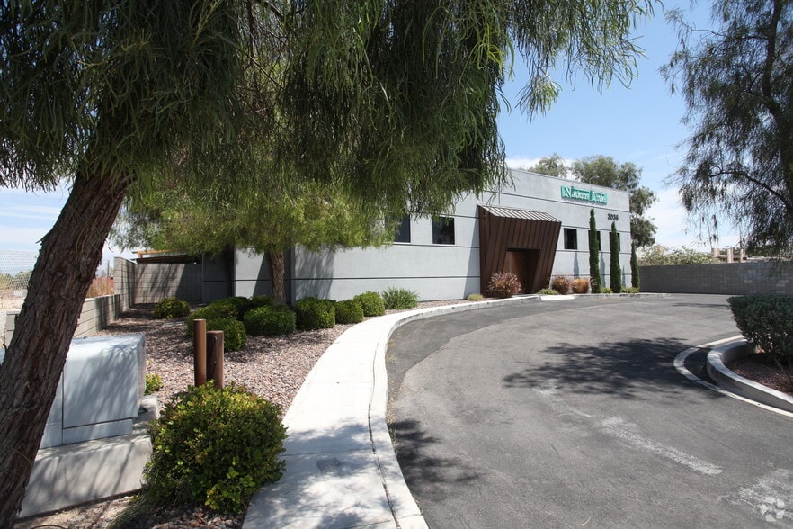 3036 E Russell Rd, Las Vegas, NV for sale - Building Photo - Image 2 of 13