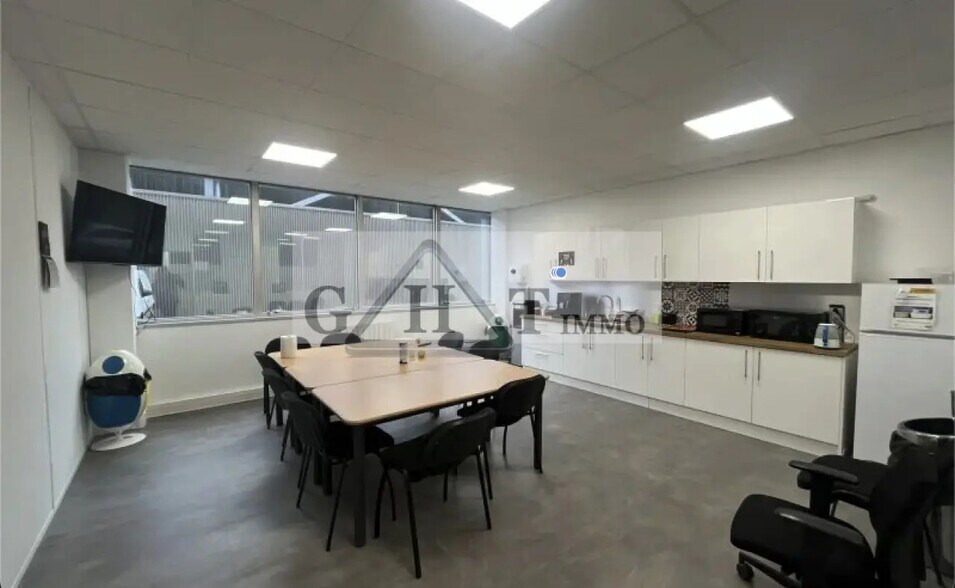 Bureau dans Les Ulis à louer - Photo intérieure - Image 2 de 2