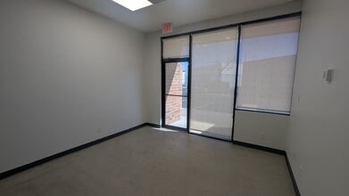 3702 E Roeser Rd, Phoenix, AZ for lease Interior Photo- Image 2 of 6
