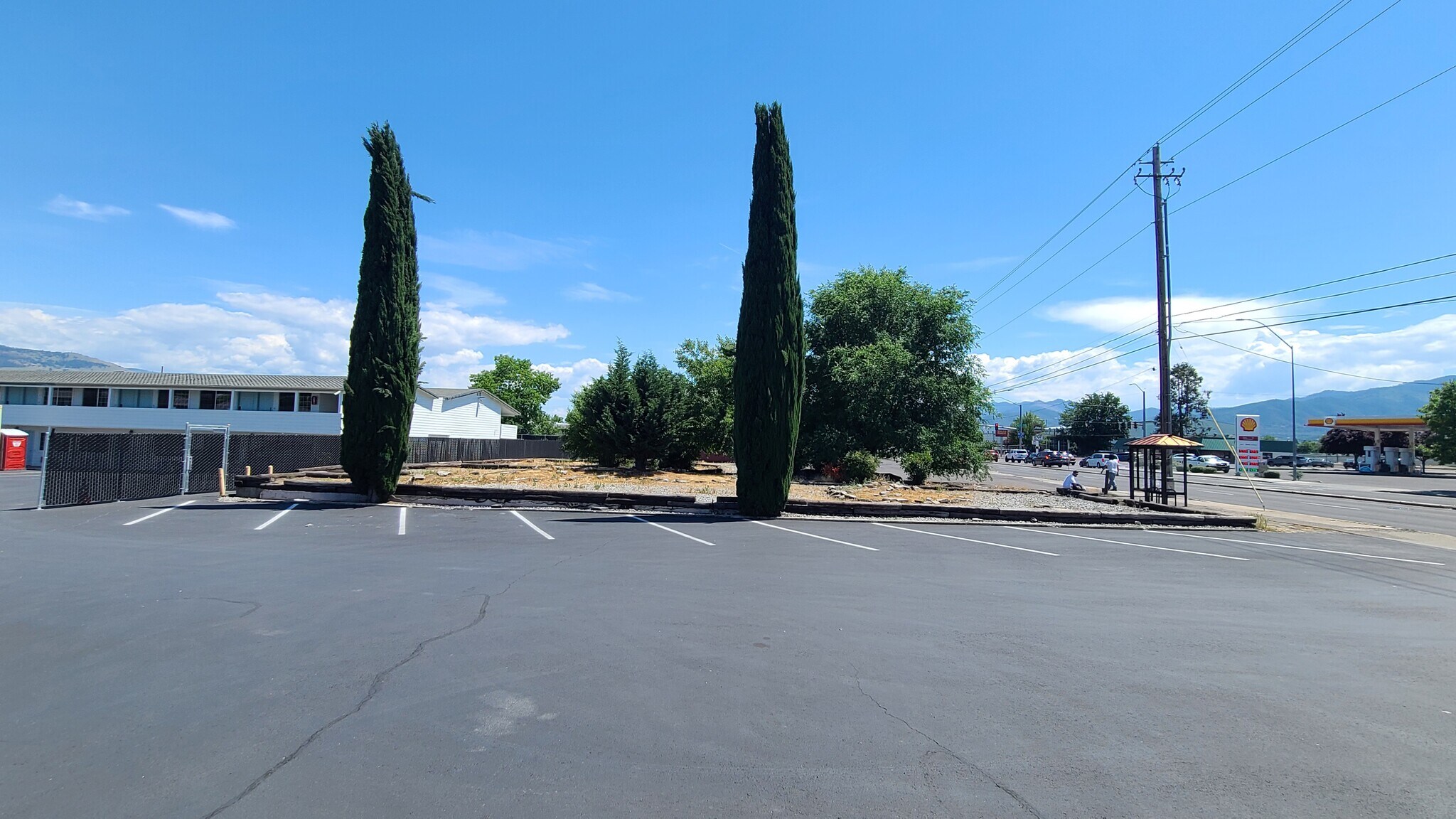 1015 S Riverside Ave, Medford, OR à vendre Photo du bâtiment- Image 1 de 8