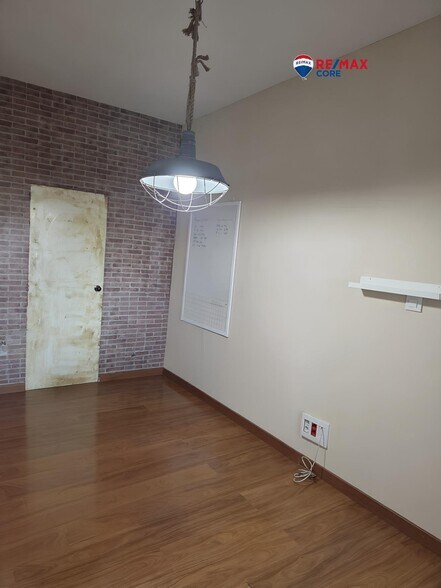 Office in Badajoz, Badajoz for sale - Interior Photo - Image 1 of 19