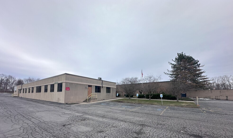 607 Phillips St, Fulton, NY à vendre - Photo du bâtiment - Image 2 de 25