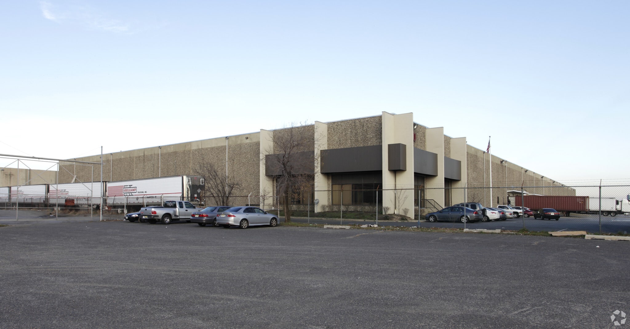 16-20 Executive Ave, Edison, NJ for lease Primary Photo- Image 1 of 4