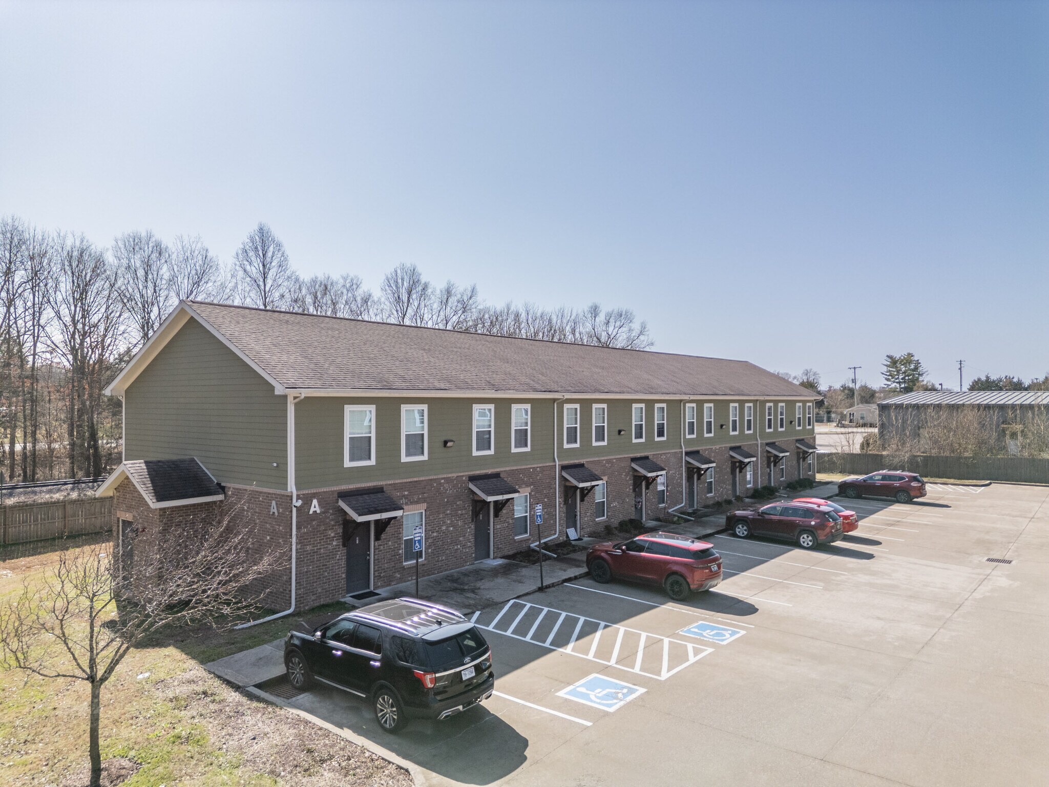 156 Silver St, Tullahoma, TN à vendre Photo du bâtiment- Image 1 de 28