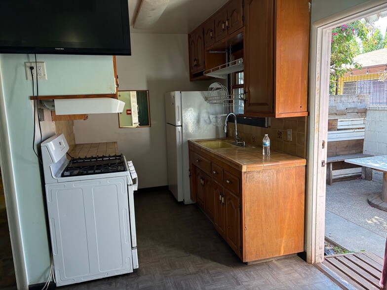 945 N Azusa Ave, Azusa, CA for lease - Interior Photo - Image 2 of 18