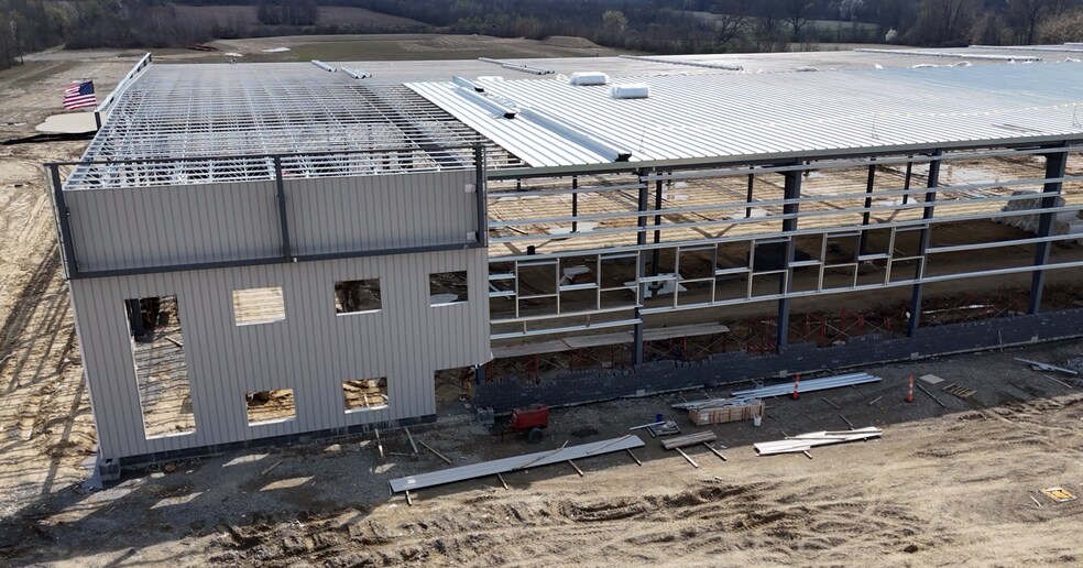 13001 Mahoning Ave, North Jackson, OH à louer - Photo du bâtiment - Image 2 de 8