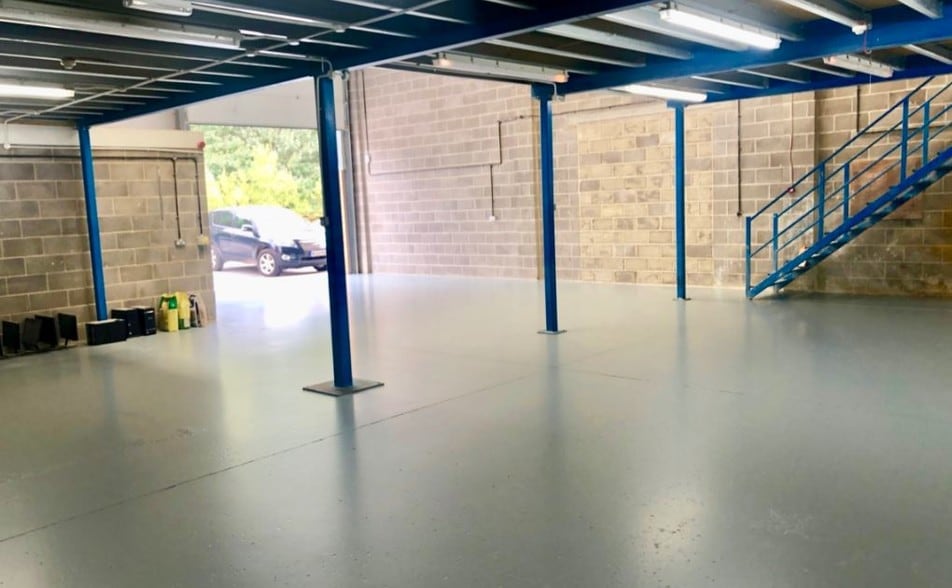 Vantage Way, Poole for lease - Interior Photo - Image 2 of 9