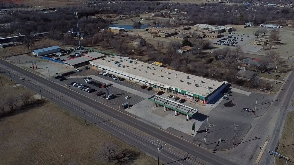 8467-8497 NE 23rd St, Spencer, OK à vendre - Photo du bâtiment - Image 1 de 9