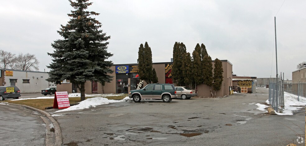 128 Manville Rd, Toronto, ON à vendre - Photo du bâtiment - Image 2 de 3