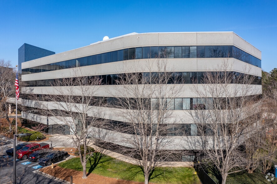 2957 Clairmont Rd NE, Atlanta, GA for lease - Primary Photo - Image 1 of 4