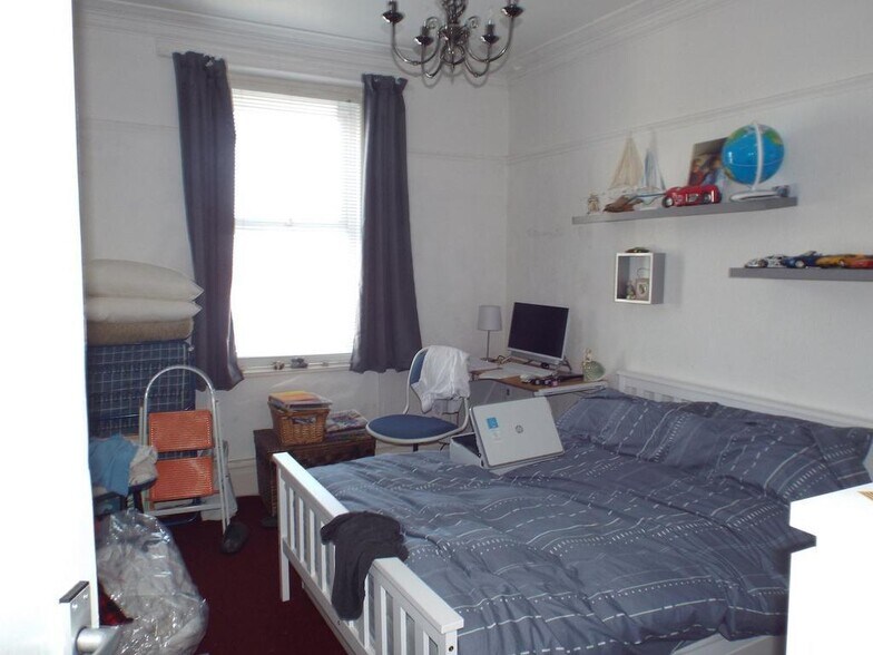 2 Esplanade, Burnham On Sea à vendre - Photo du bâtiment - Image 3 de 25