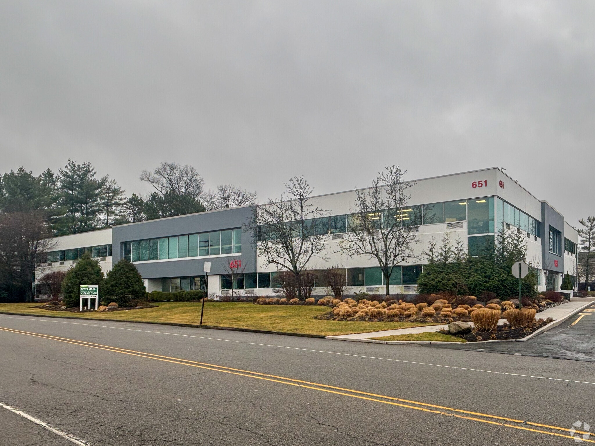 651 Old Mount Pleasant Ave, Livingston, NJ for lease Primary Photo- Image 1 of 13