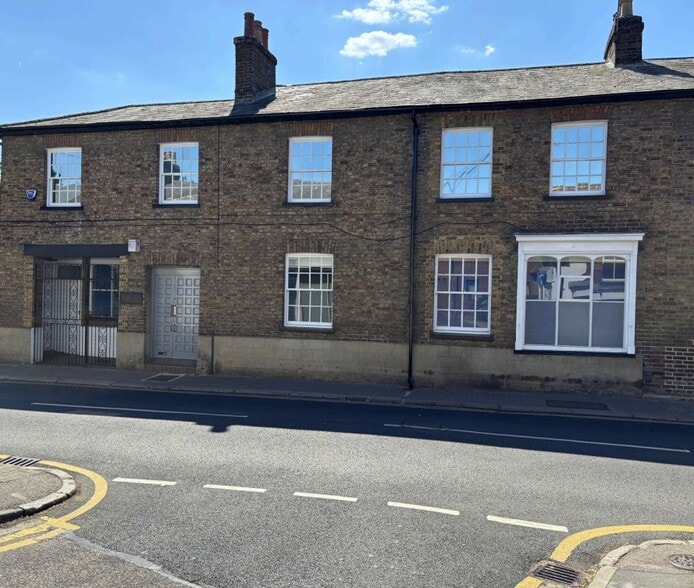 30-32 Church St, Rickmansworth for sale - Building Photo - Image 1 of 8