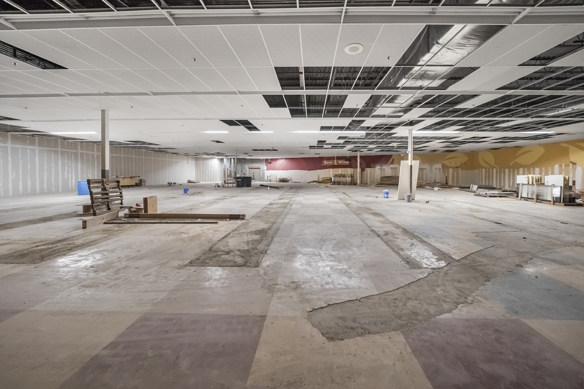 500 N Main St, Marion, NC for lease Interior Photo- Image 1 of 11