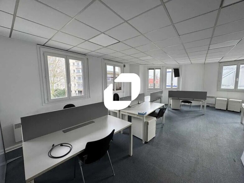 100 Avenue De La Marne, Montrouge for lease - Interior Photo - Image 2 of 9