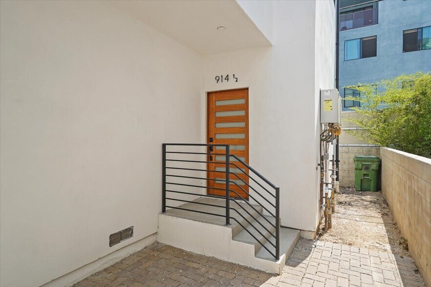 910 Hudson ave, Los Angeles, CA à vendre - Photo du bâtiment - Image 3 de 48