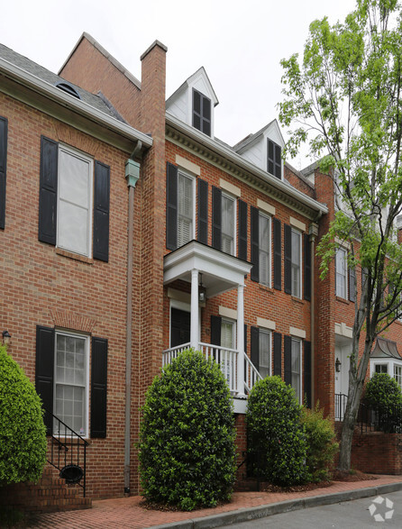 12 NE Lenox Pointe, Atlanta, GA à vendre - Photo principale - Image 1 de 1