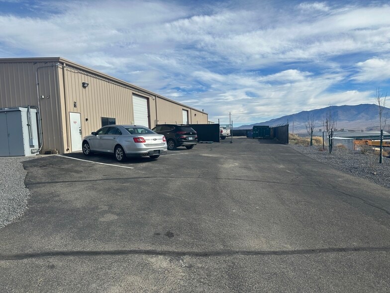 27 Bruce Way, Mound House, NV for lease - Building Photo - Image 2 of 8