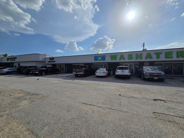 100 E Little York Rd, Houston, TX à vendre - Photo du bâtiment - Image 3 de 6