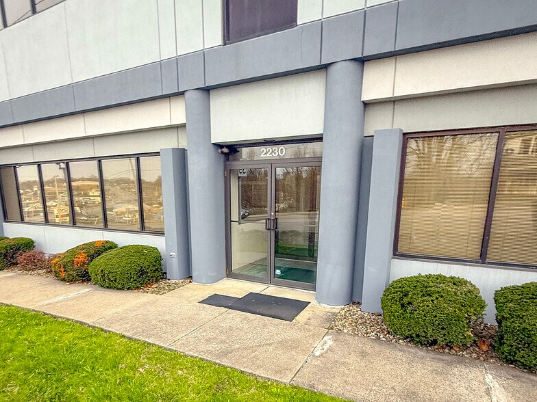 2228-2230 Sunset Blvd, Steubenville, OH à louer - Photo du bâtiment - Image 2 de 78
