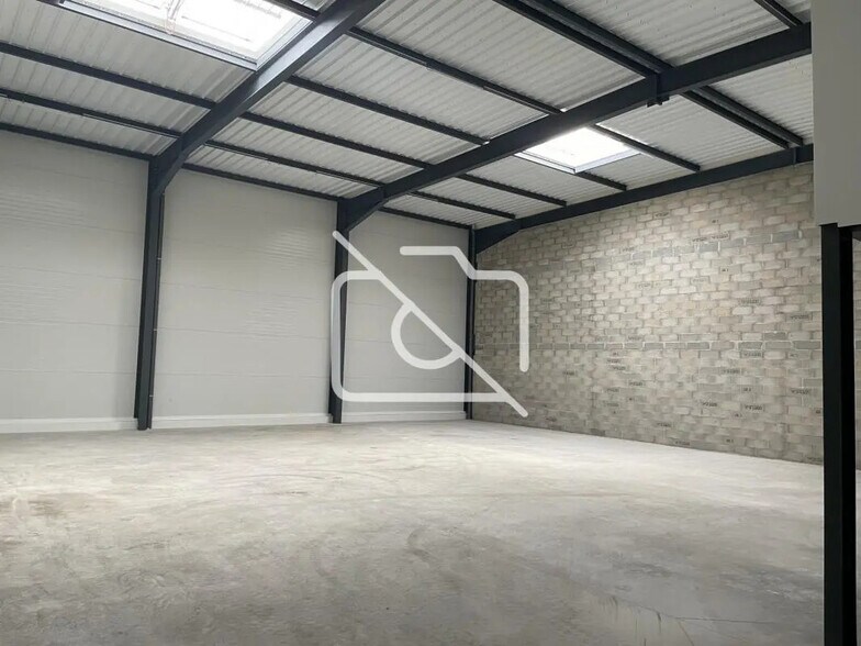 Industriel dans Bondoufle à louer - Photo intérieure - Image 3 de 4