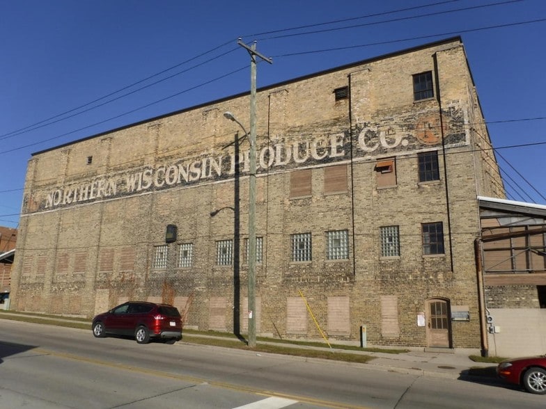 1306-1310 Clark St, Manitowoc, WI for sale - Building Photo - Image 3 of 16
