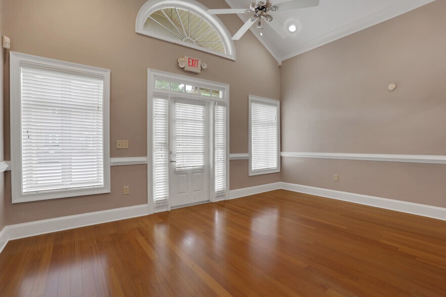 4720 Peachtree Industrial Blvd, Berkeley Lake, GA à louer - Photo du bâtiment - Image 3 de 24