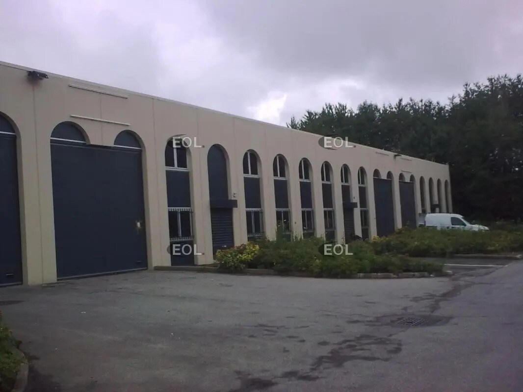 Flex in Noisy-le-Grand for lease Building Photo- Image 1 of 12