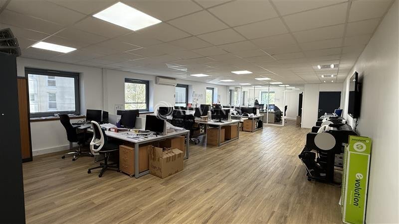 Office in Lognes for lease - Interior Photo - Image 2 of 8