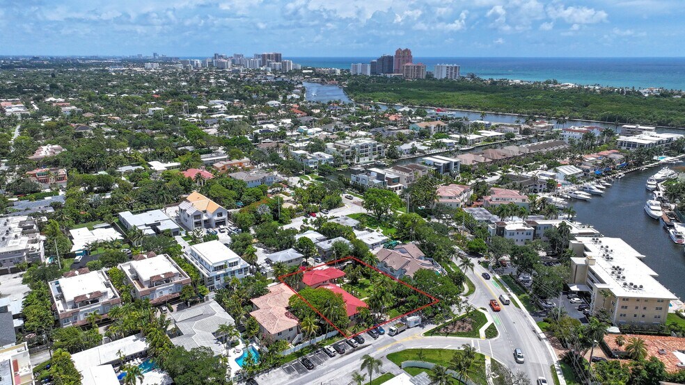 2625 NE 13th Ct, Fort Lauderdale, FL à vendre - Photo du bâtiment - Image 2 de 19