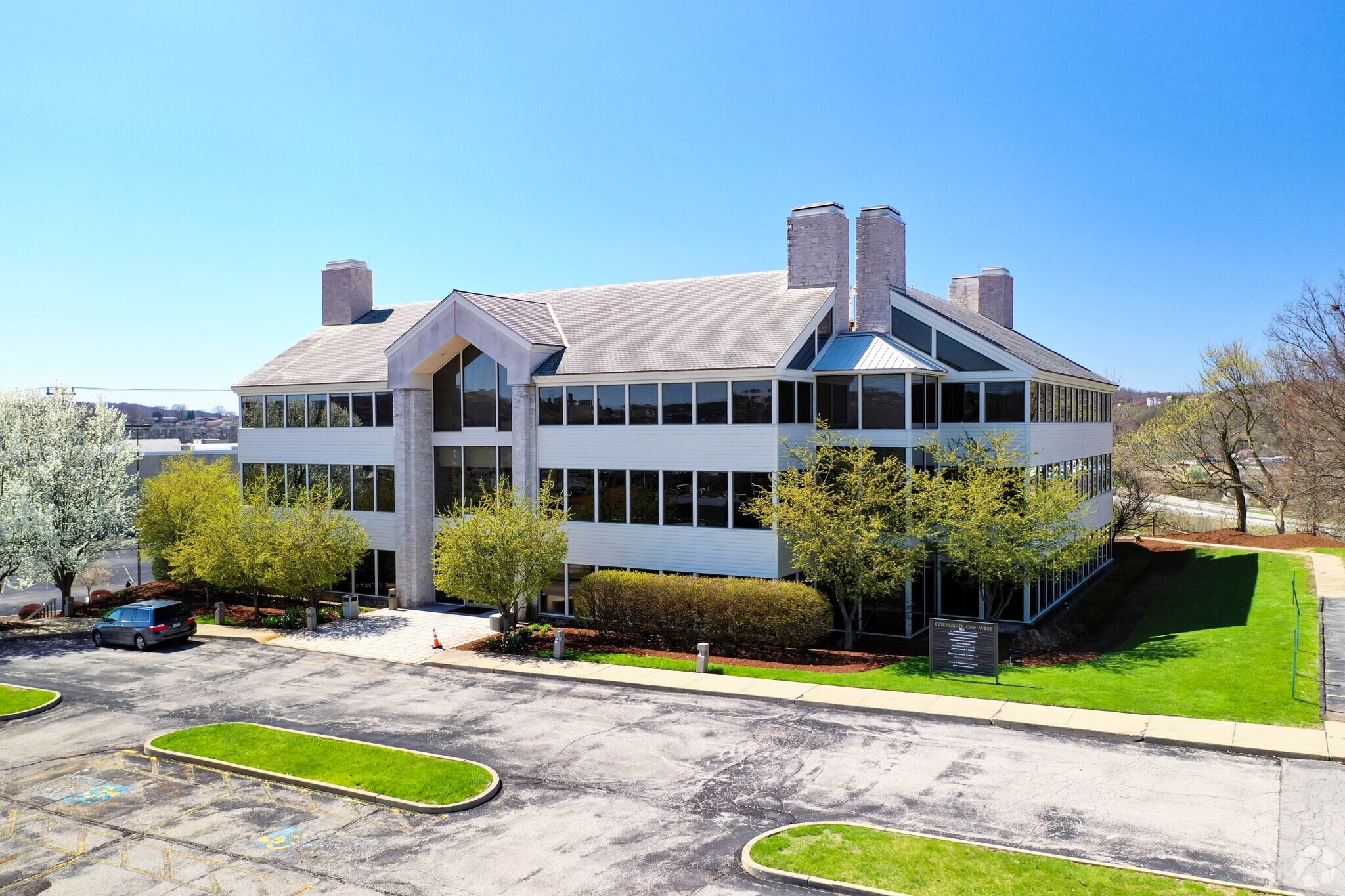 1195 Washington Pike, Bridgeville, PA for lease Primary Photo- Image 1 of 9