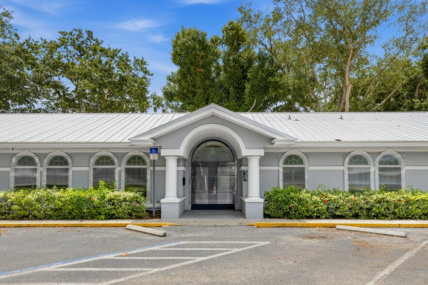 4701 Manatee Ave, Bradenton, FL for sale - Building Photo - Image 1 of 15