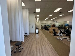 7910 W Grand Parkway S, Richmond, TX for lease Interior Photo- Image 2 of 22