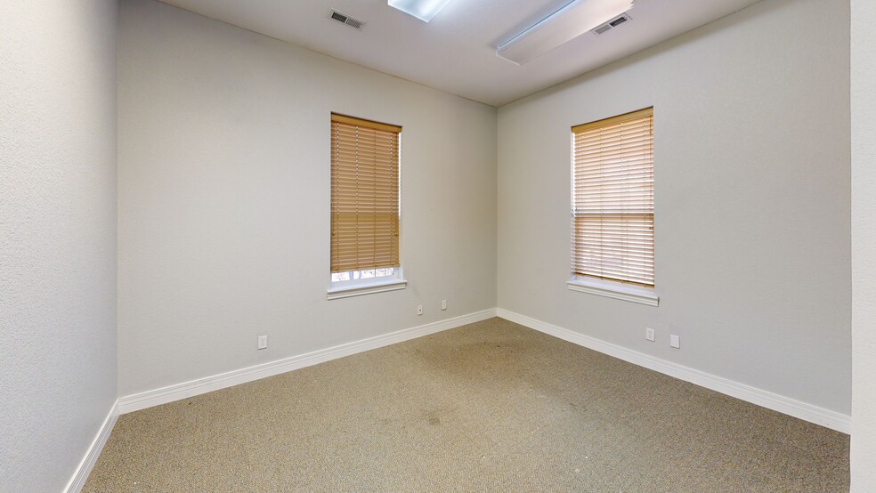 203 SE 22nd St, Bentonville, AR for lease - Building Photo - Image 3 of 18