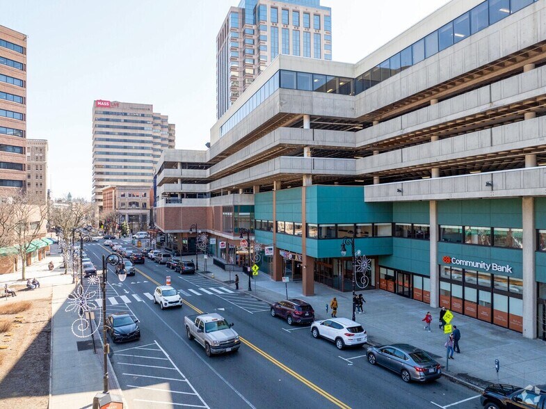 1500 Main St, Springfield, MA à louer - Photo du bâtiment - Image 3 de 10