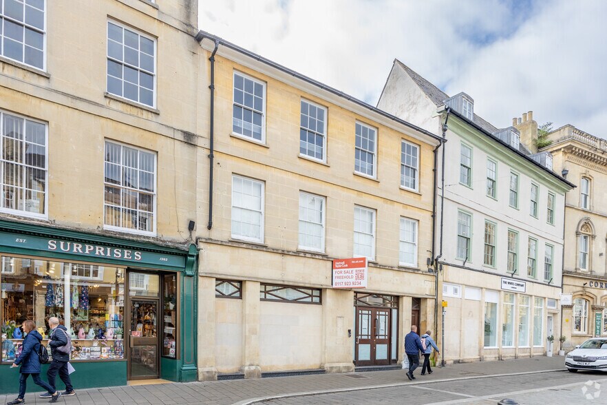 32 Market Pl, Cirencester à vendre - Photo du bâtiment - Image 2 de 2