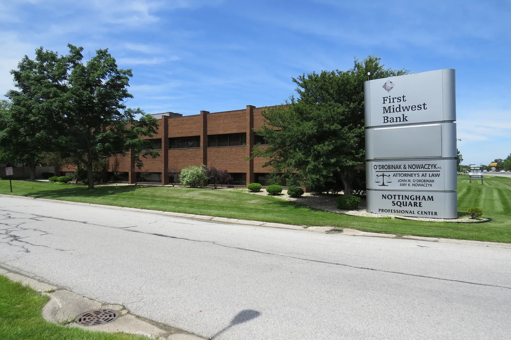 1802 Robin Hood Blvd, Schererville, IN for lease Building Photo- Image 1 of 13